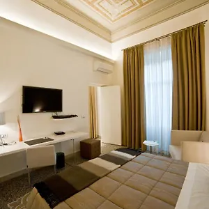 Town House Cavour 2*, Reggio Calabria Italia